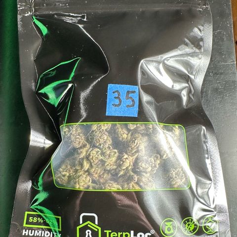 Misc x (LA Kush x Zkittles) #35 28.55g growlog timeline photo