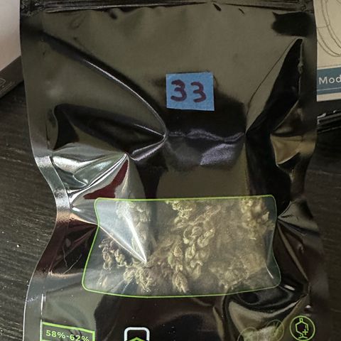 Misc x (LA Kush x Zkittles) #33 19.08g growlog photo: 19g total put in Grove bag