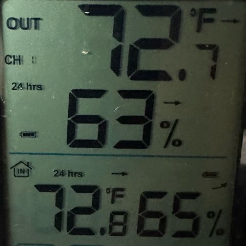 MiscxLAZ #26 C #2 growlog photo: 5:00 PM
65% RH outside