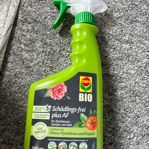 Do-Si-Dos growlog photo: 2 kleine weiße Milben(?) entdeckt…Alle Pflanzen mit Compo Schädlings-frei plus AF eingesprüht