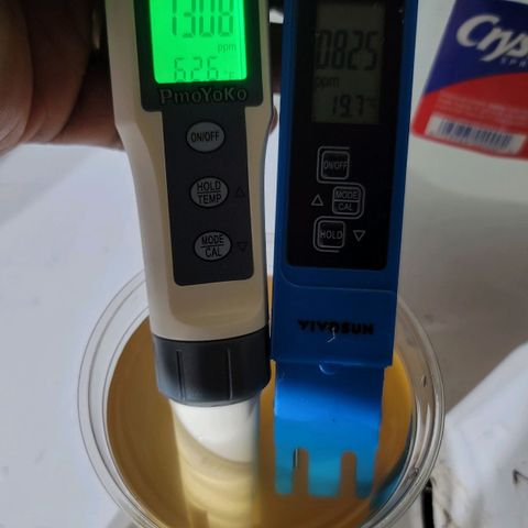 Blueberry Muffin growlog photo: Soil runoff ph testing and house water testing been using distilled water for a while watering plants
