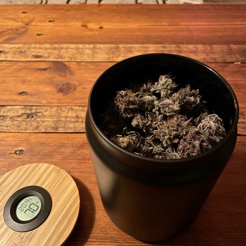Lola growlog photo: 25g Blüten, 12g Zuckerblätter