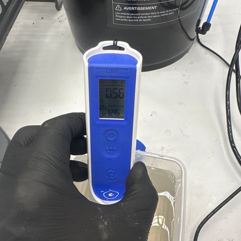 GG#4  growlog photo: After adding Calmag 4ltrs to water and nitrozyme