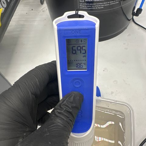 GG#4  growlog photo: After adding Calmag 4ltrs to water and nitrozyme