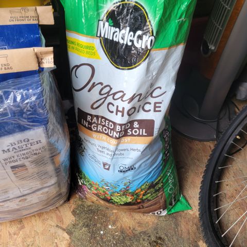 005: "Azul" growlog photo: Soil used with all plants 
