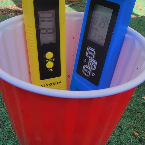 005: "Azul" growlog photo: pH and TDS