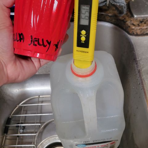 009: "OG Hella Jelly #1" growlog photo: 1 gal water going in: 6.5 pH