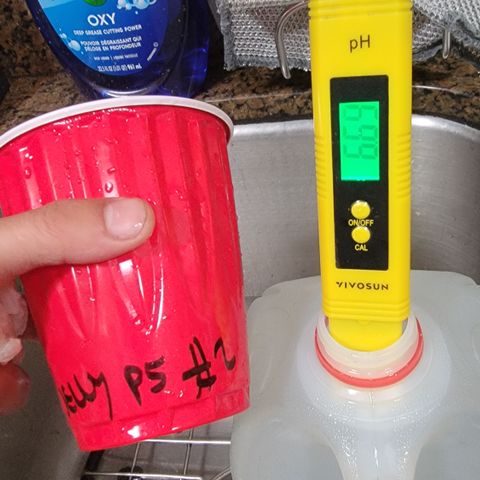 008: "Hella Jelly P5 #2"  growlog photo: 1 gal water going in: 6.69 pH