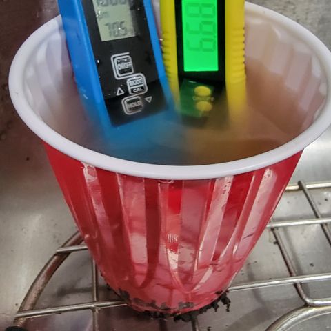 008: "Hella Jelly P5 #2"  growlog photo: Runoff water: 6.68pH & 1680ppm
