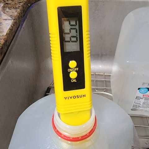 010: "OG Hella Jelly #2" growlog photo: 2gal water (may need more if flushing)