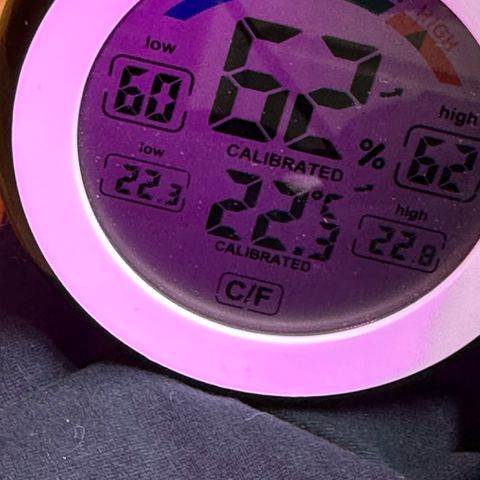 Moby dick & Frisian Dew growlog photo: Moby indoor lst