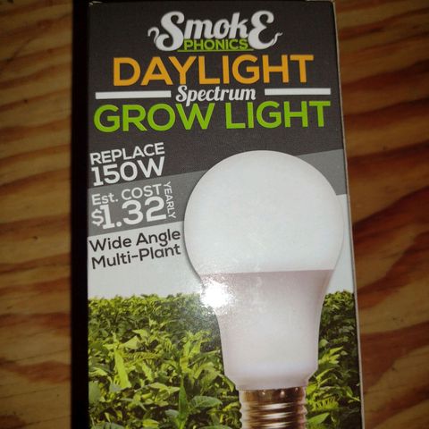 THC Bomb growlog photo: Miracle LED smokephonics light are great.