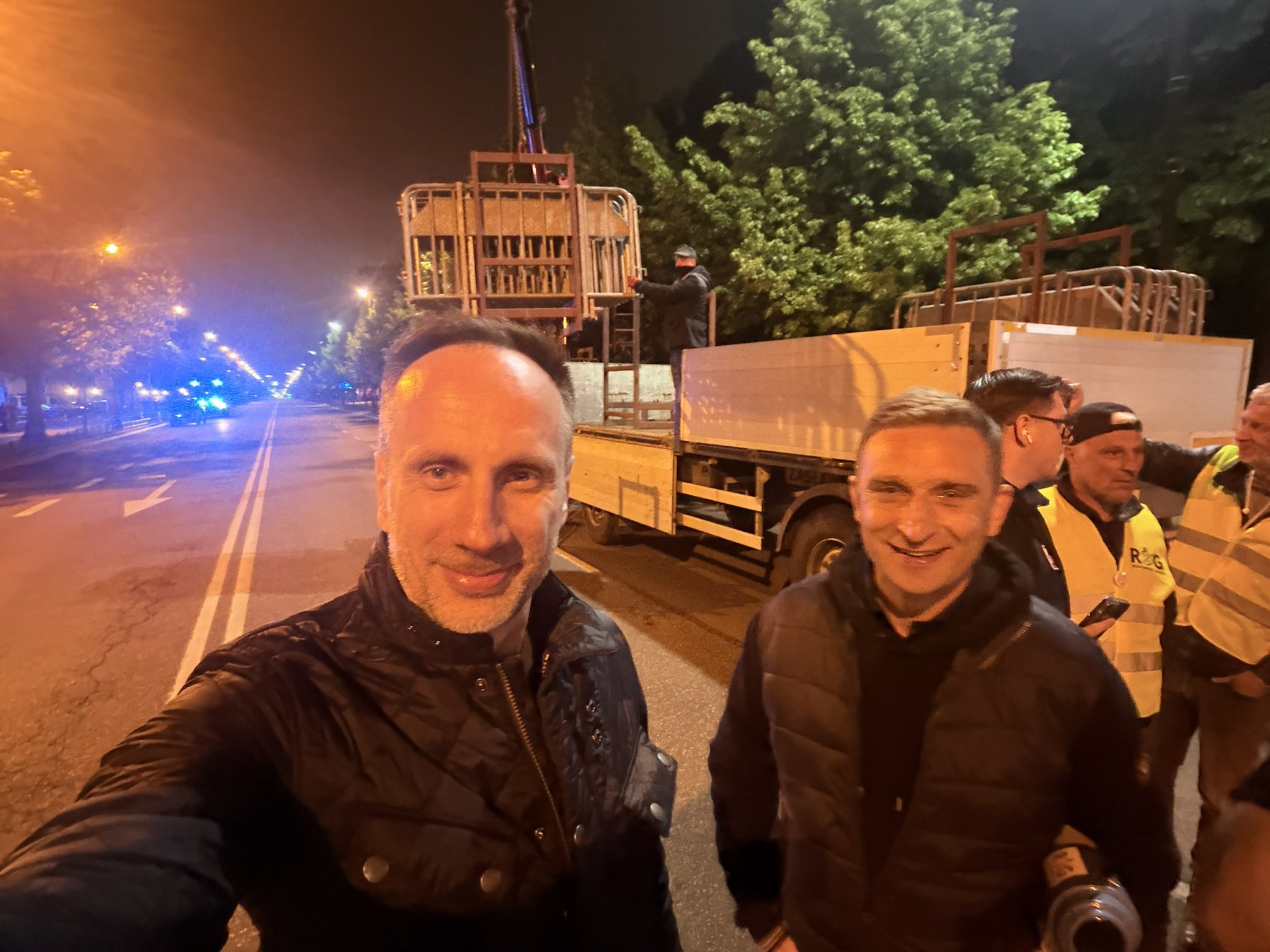 Tusk walczy z "Miasteczkiem Gniewu"