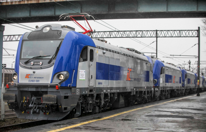 Nowe lokomotywy PKP Intercity wyjeżdżają na tory