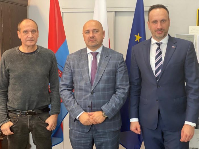 Prudnik: Z Pawłem Kukizem oraz burmistrzem Grzegorzem Zawiślakiem rozmawiamy o delokacji urzędów centralnych