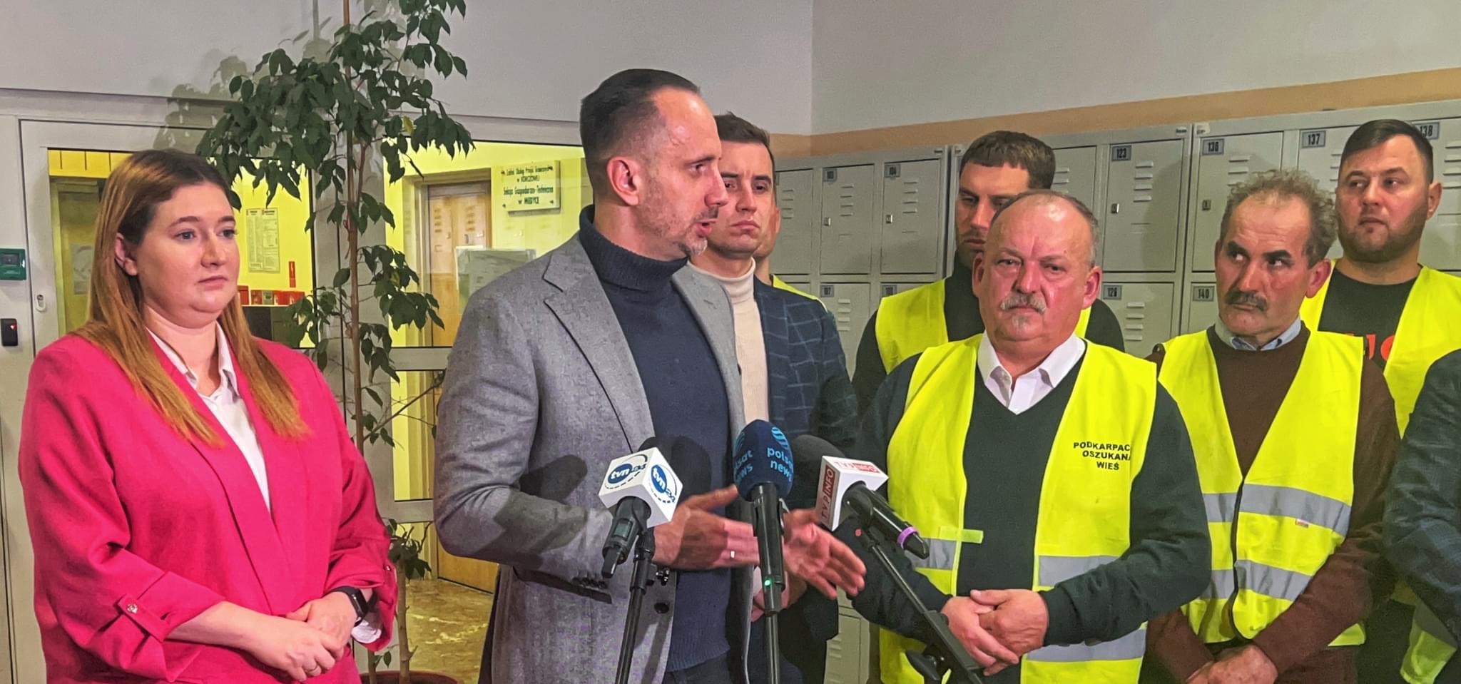 Zdjęcie do artykułu: Dialog z protestującymi rolnikami w Medyce