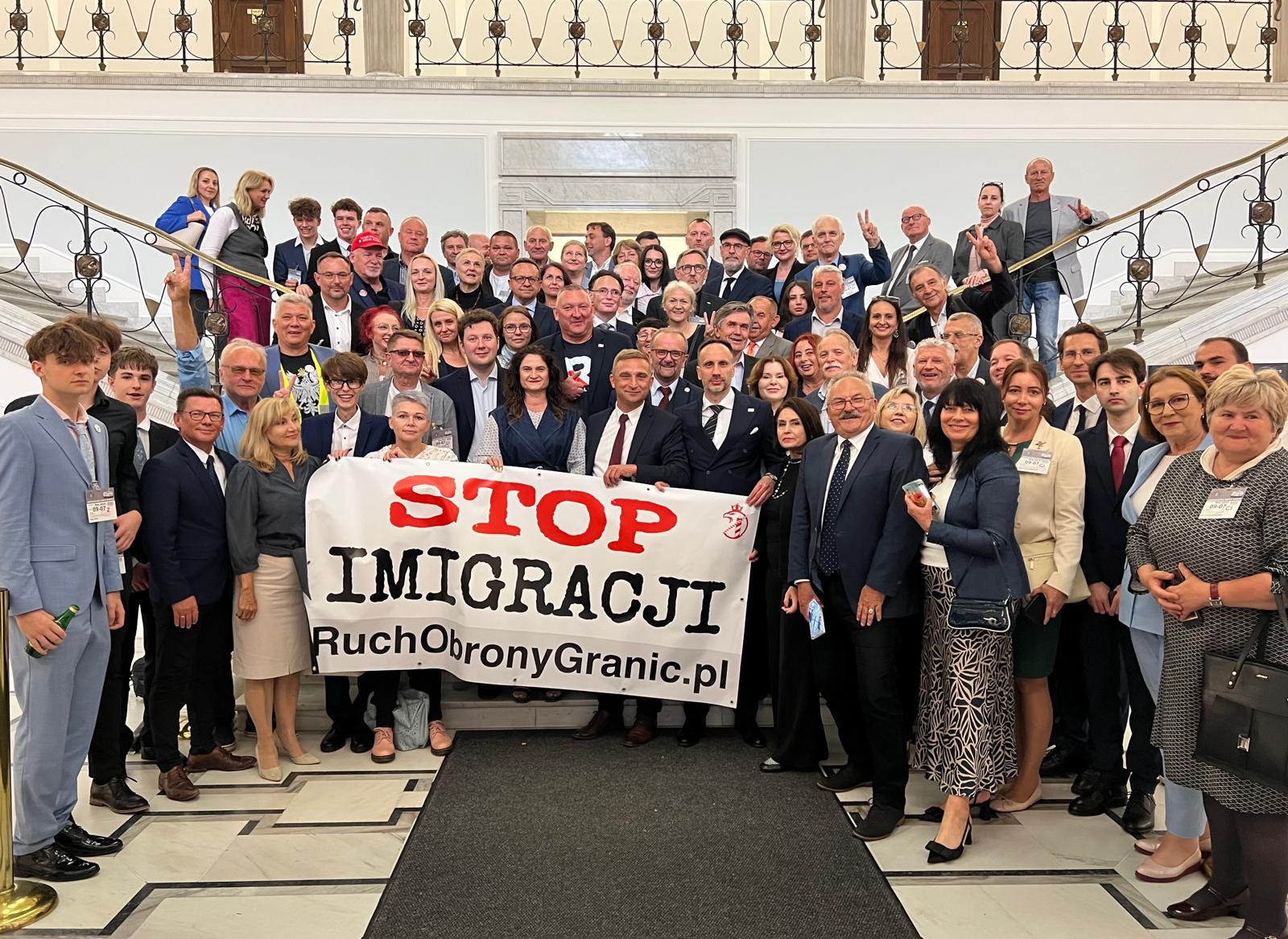 Zdjęcie do artykułu: Historyczne posiedzenie Parlamentarnego Zespołu Ruchu Obrony Granic!