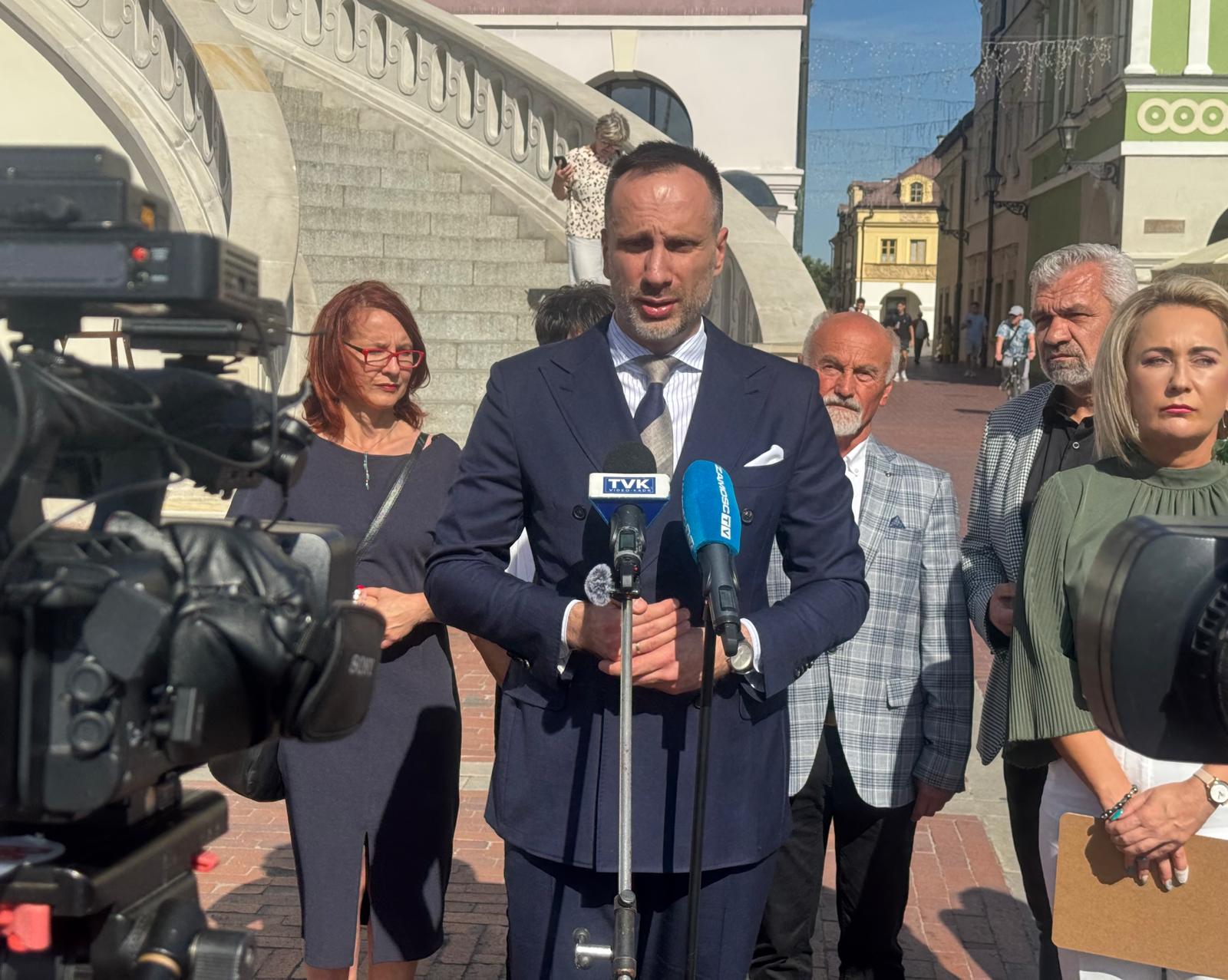 Zdjęcie do artykułu: Nie ma zgody na relatywizowanie ludobójstwa na Wołyniu!