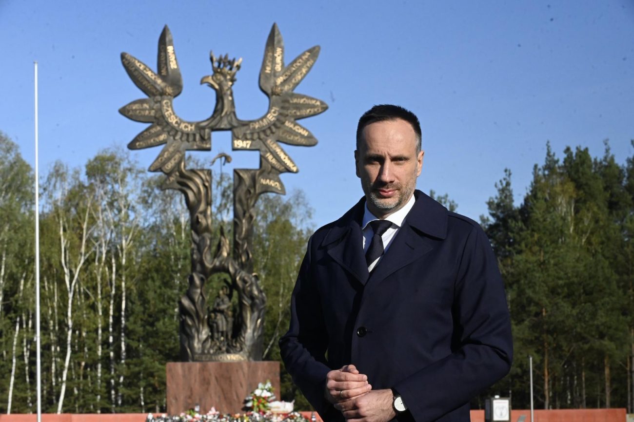 Interpelacja w sprawie dewastacji pomnika “Rzeź Wołyńska” oraz braku zatrzymań sprawców