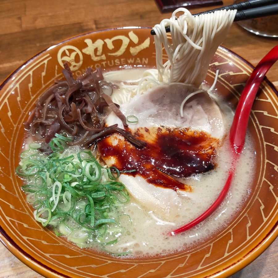 黒ラーメン