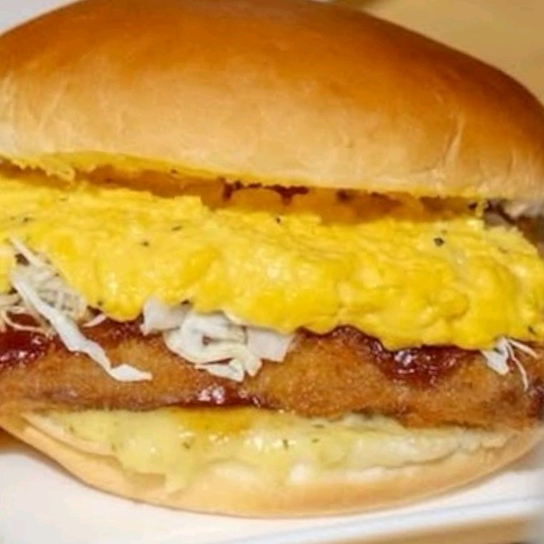 とろり卵風チキンタルタルバーガー