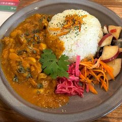 どろっとしたタイプの濃厚でマイルドなカレー