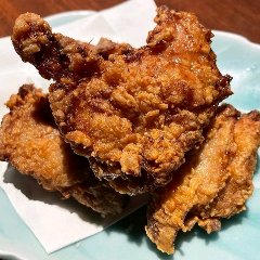 Juicy fried chicken marinated in a special dipping sauce for two days