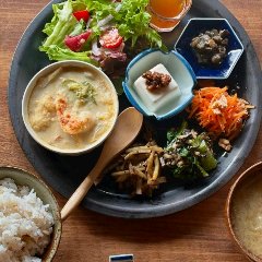 しっかりと発酵・醸造された調味料を使用した野菜メインの定食