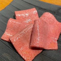 吃舌头时，用kabosu酱汁，使用舌头部分。