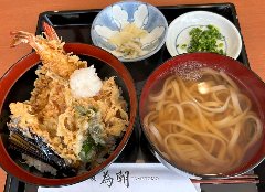 衣はカリッとサクサクした天ぷらの天丼セット