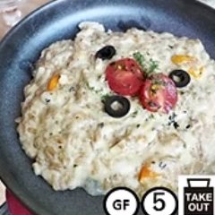 ヴィーガンも食べれるチーズに、トマトがよく合う