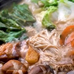 比内地鶏を使ったすき焼き