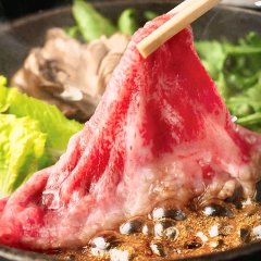 Beef grilled with granulated sugar is called Kansai-style sukiyaki.