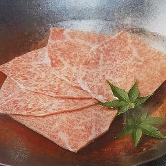 水に浮かぶ美しい肉。