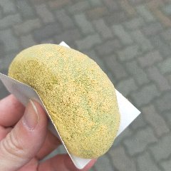 糯米糕配甜豆沙（tsubuan）。
