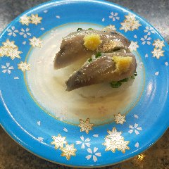 その日の鰯は、長さは短いがやや厚みがある切り方でした