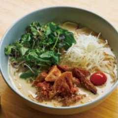 丁寧に野菜から取った出汁で汁まで飲める罪悪感のない担々麺