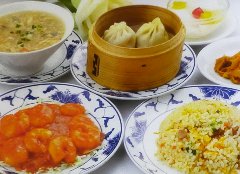 炒飯や小籠包付きの定食
