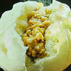 ふわふわしっとり生地、山形豚の肉まん