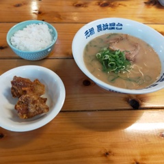 A cheap ramen set meal with fried chicken and rice.