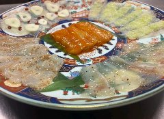 とらふぐを利用した「焼きフグ」。複数の味付けで食べ比べ。