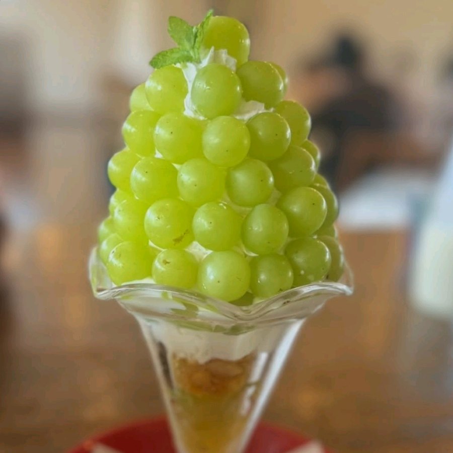 シャインマスカットのパフェ