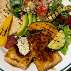 食物繊維と、大豆のたんぱく質を摂れる栄養に配慮したセットメニュー