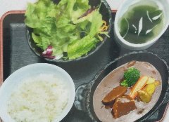 牛タン入りのシチュー定食