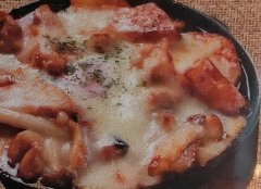 濃厚チーズがたっぷりとろーり。