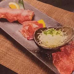 上タン、タン先、切り落としの3種を食べ比べ