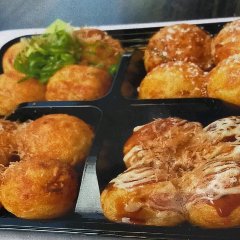 四種の味付けのたこ焼き食べ比べセット