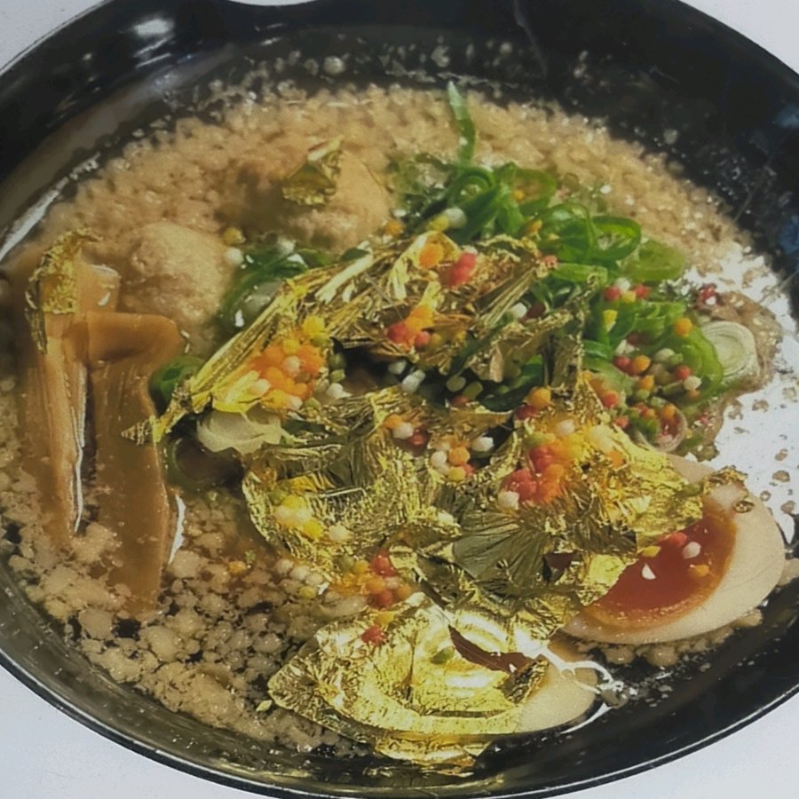 京 金箔ラーメン