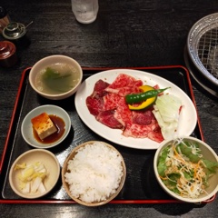 Set meal with Kuroge Wagyu beef at a great price