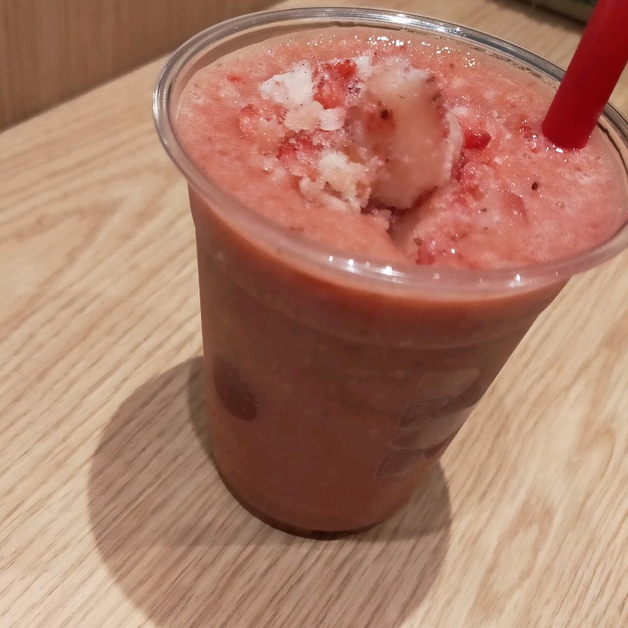 Strawberry smoothie
 (Ichigo sumuujii)